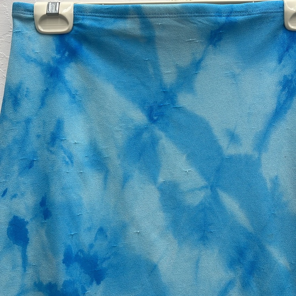 Vintage skirt with a blue sky like pattern from Forever 21, Size M - Picture 2 of 8